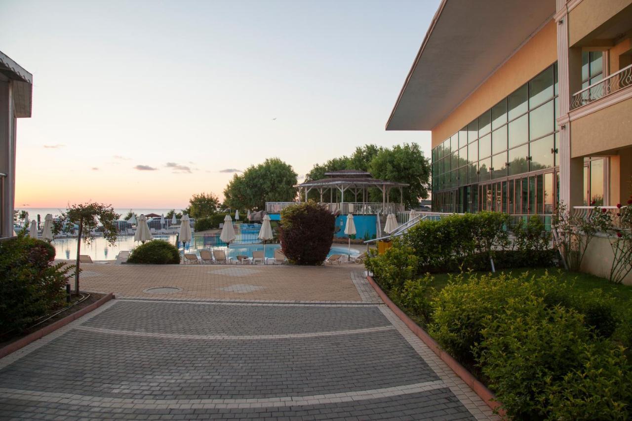 Hotel Perla Beach Luxury Primorsko Exterior photo