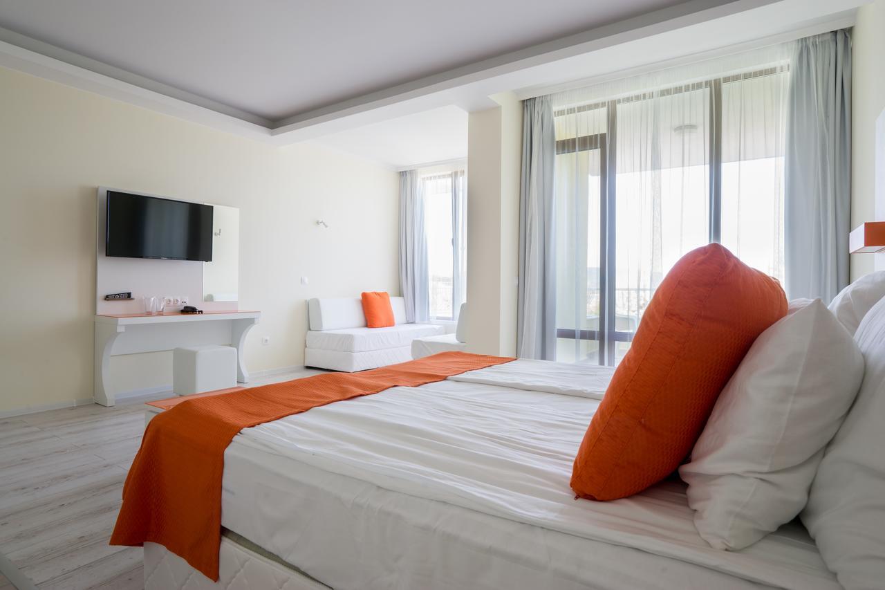 Hotel Perla Beach Luxury Primorsko Exterior photo