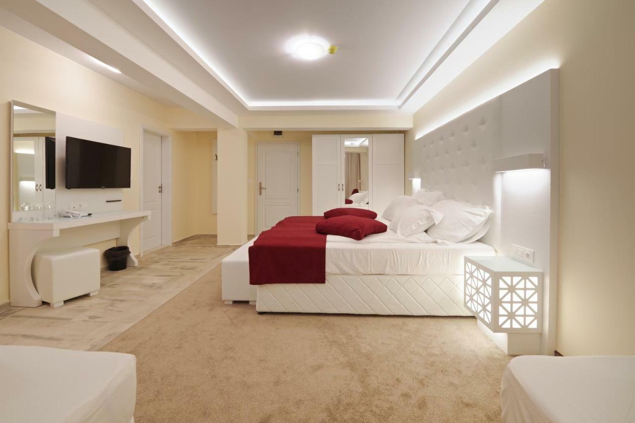 Hotel Perla Beach Luxury Primorsko Exterior photo